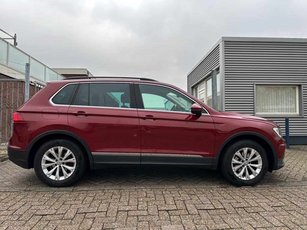 Volkswagen Tiguan 1.4 tsi comfortline wegklapbare trekhaak 1e eigenaar pdc