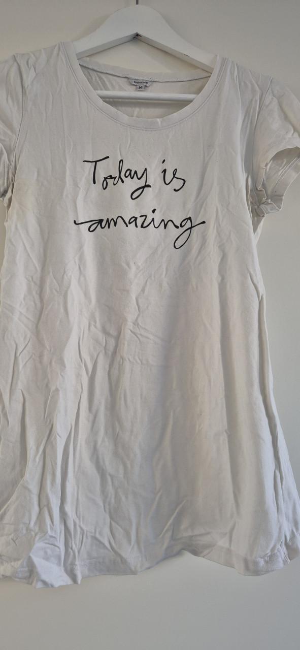 Zwangerschaps en voedingsshirts maat M