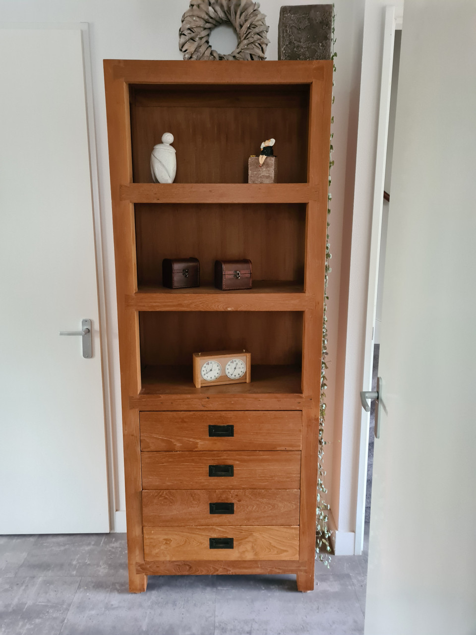 Teak kast