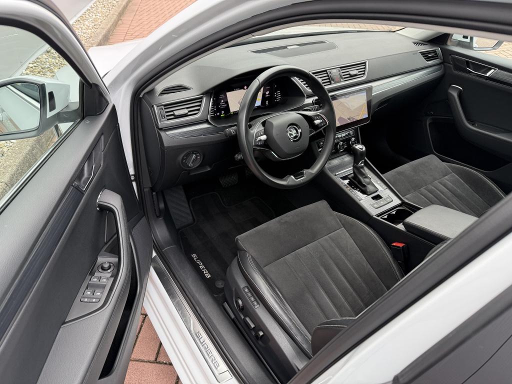 Skoda Superb combi 1.4 tsi iv 218pk style | pano dak | trekhaak