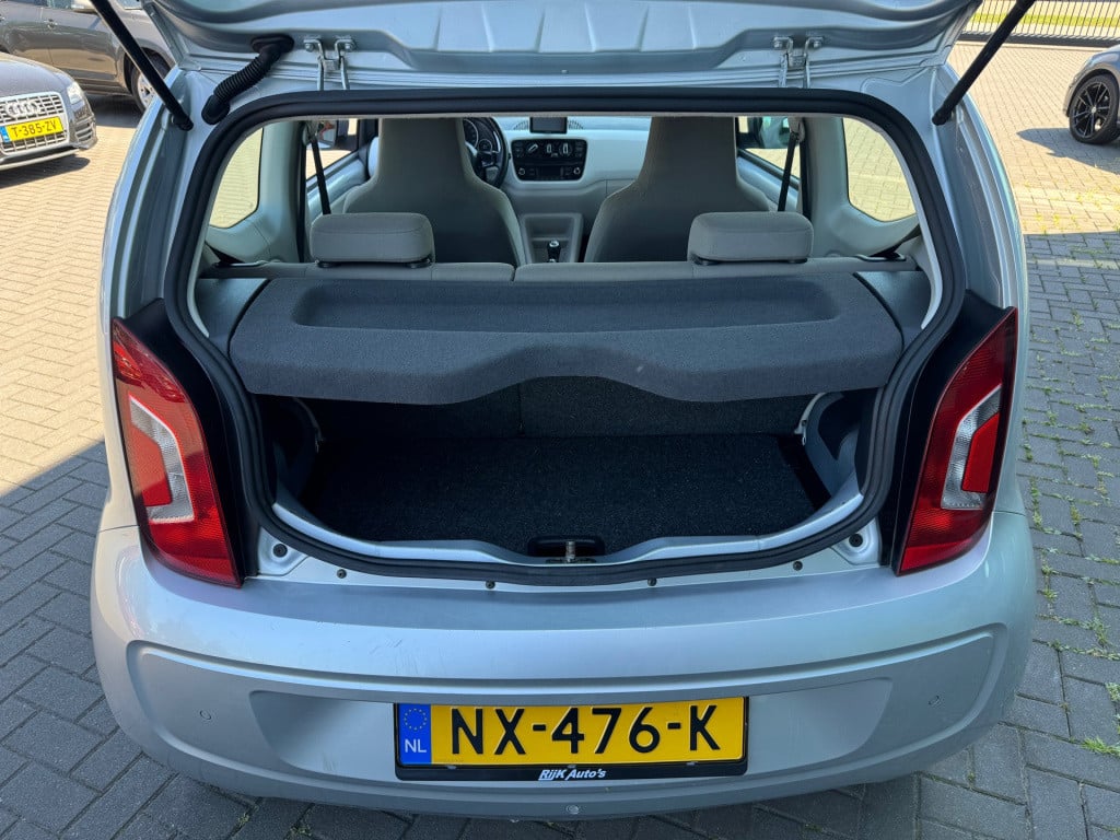Volkswagen UP! 1.0 high up! * stoelverwarming * navi * lm velgen