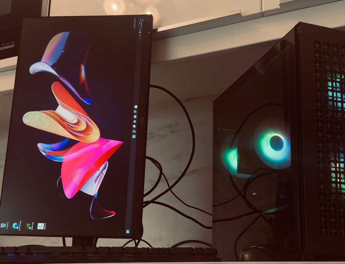 Game PC Set up met monitor - Asus RTX 4060 & Ryzen 5 power, 32GB RAM - 1TB