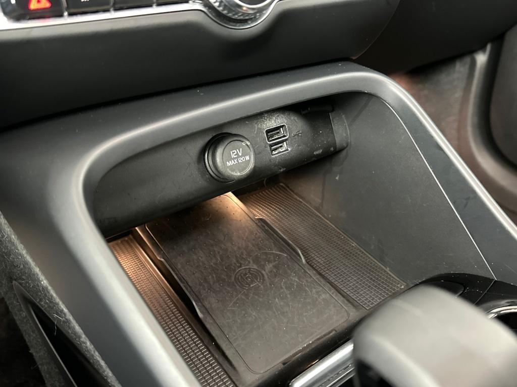 Volvo XC40 t4 211pk recharge ultimate dark | pano| adap.cruise| trekhaak| c
