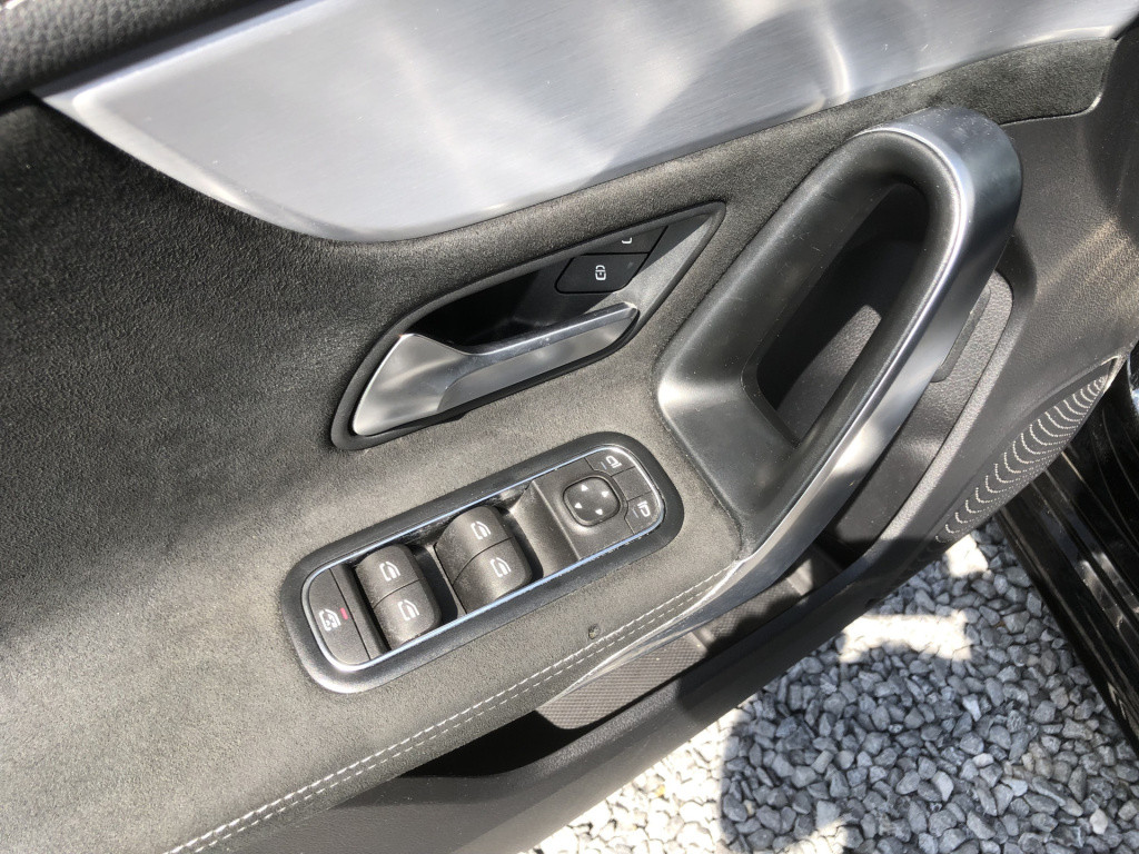 Mercedes-Benz A-Klasse 250 e business solution amg limited
