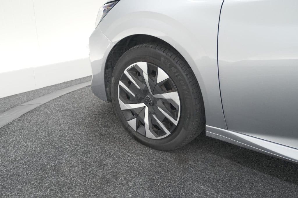 Peugeot 208 puretech 100 active | parkeersensoren | navigatie | apple carpl