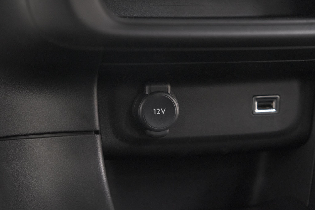 Citroen C3 puretech 110 max | parkeersensoren | apple carplay | climate con