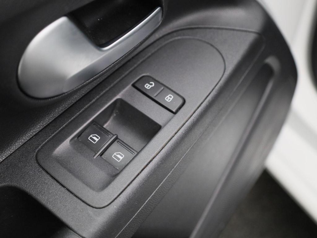 Volkswagen UP! 1.0 | dab | bluetooth | airco | 5-deurs