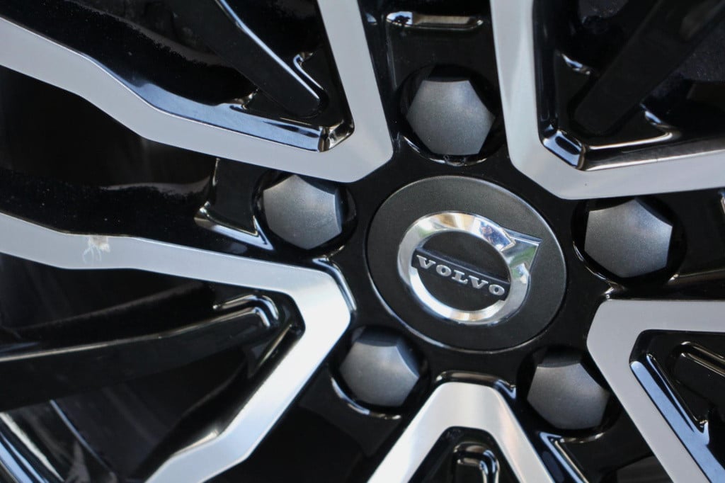 Volvo V40 2.0 t2 momentum - full led - navi - clima - half leder - 1e eig -