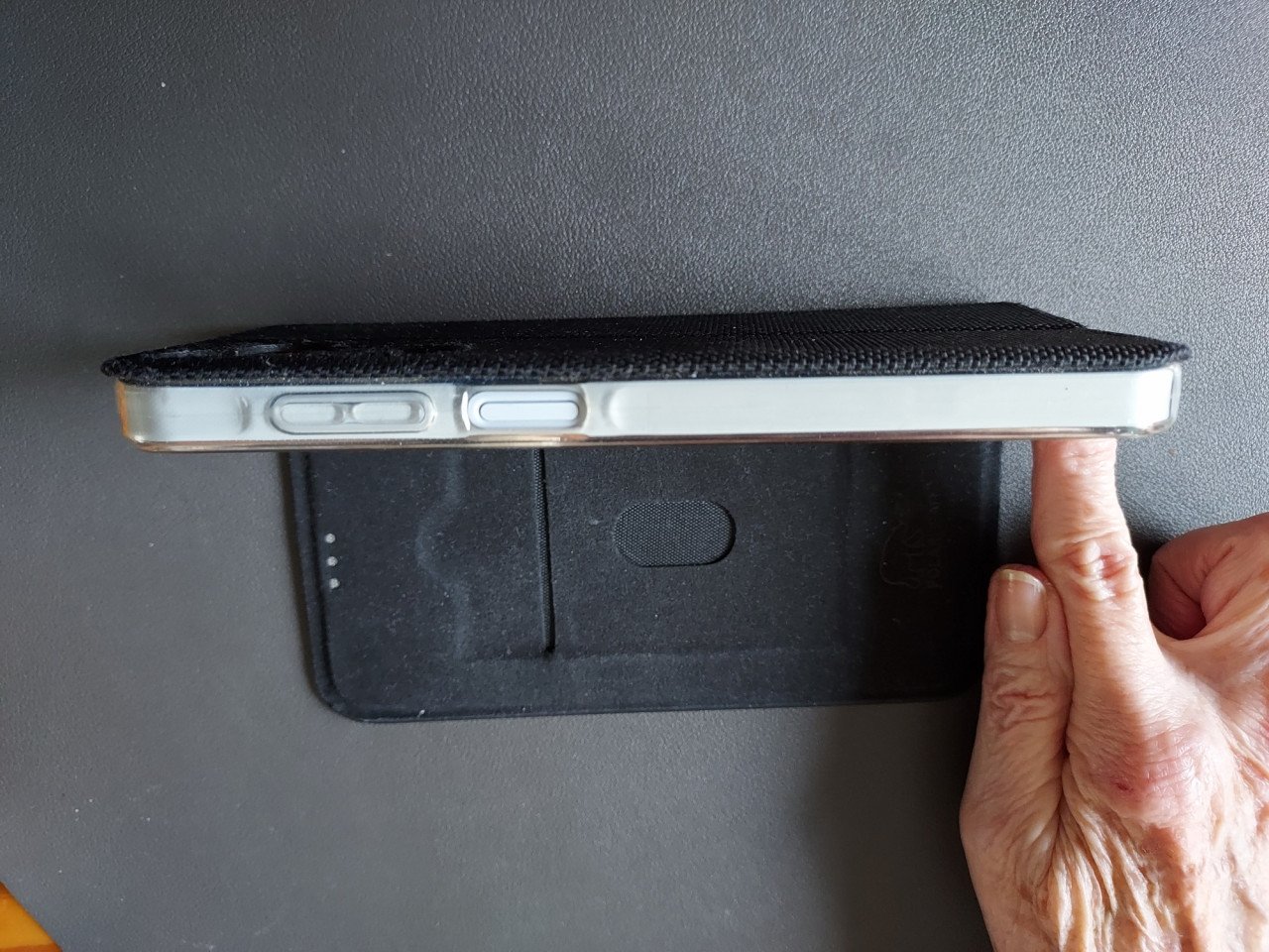 A 15 4G