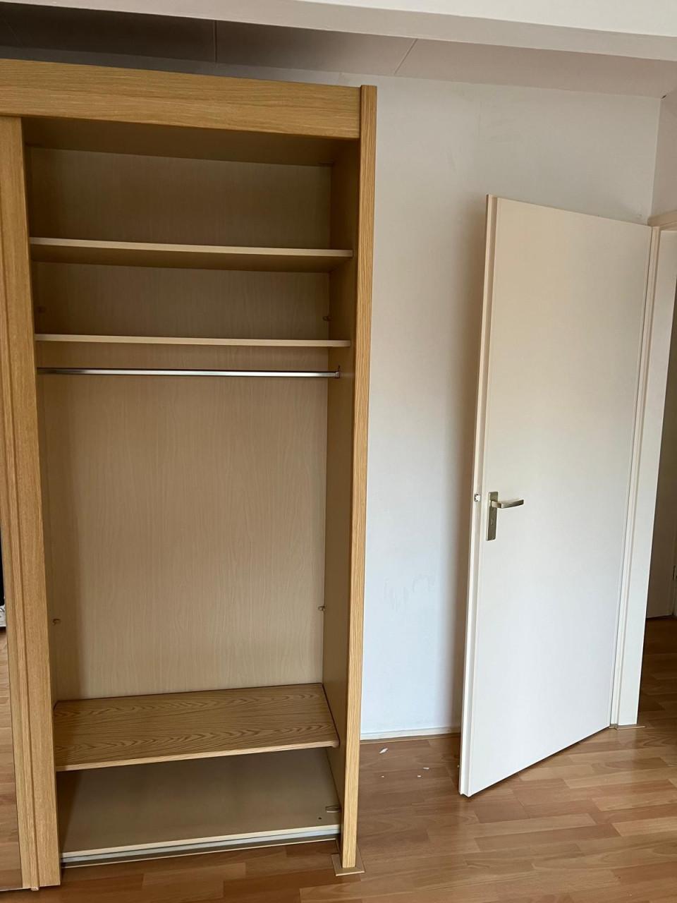 Kledingkast, afmetingen +/- hxbxd 220x200x60cm