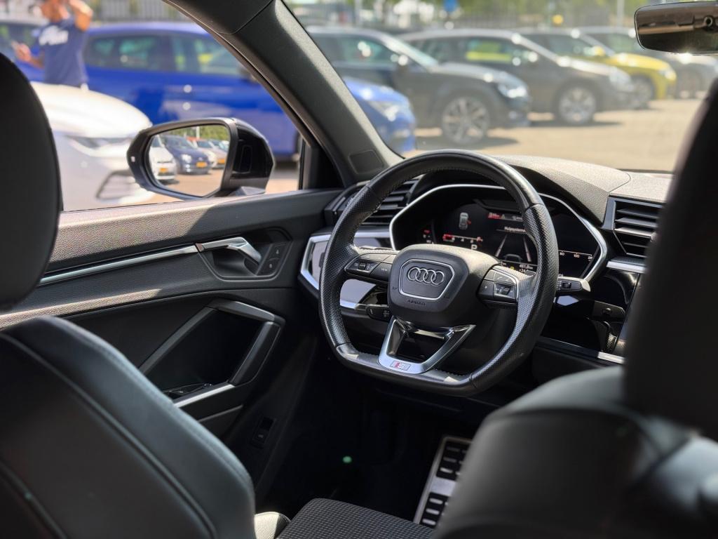 Audi Q3 35 tfsi 3x s line * matrix led * keyless * stoelverwarming