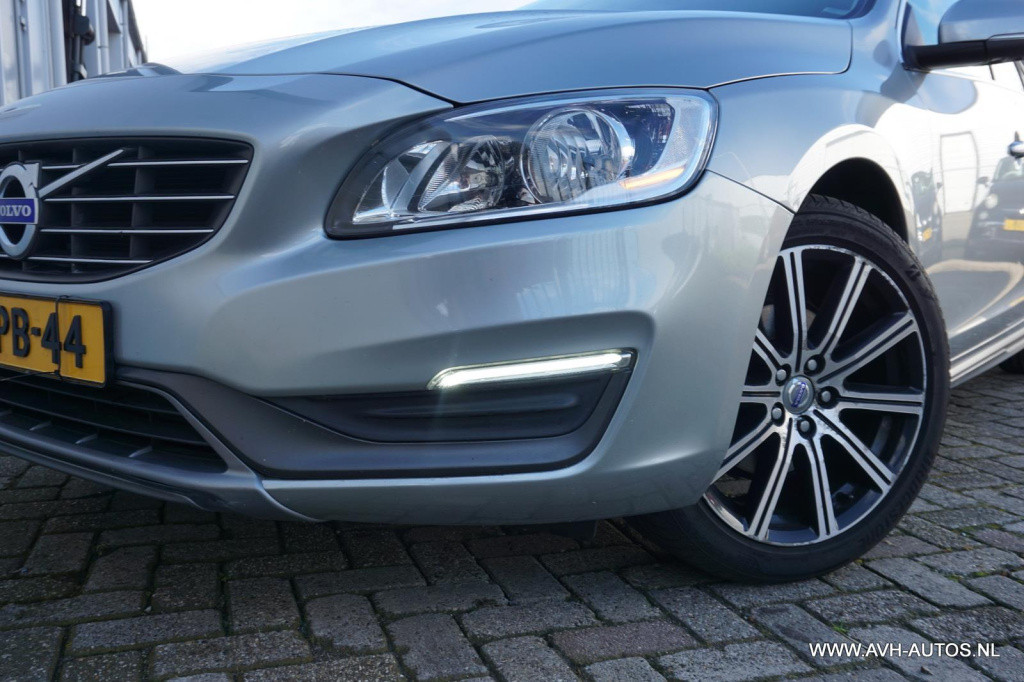 Volvo S60 1.6 t3 momentum