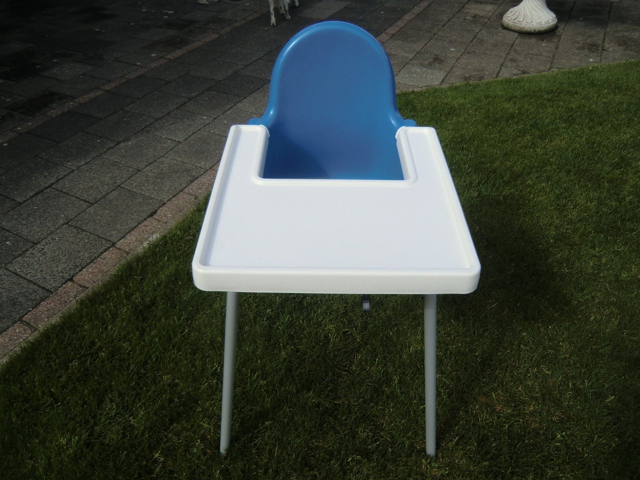 2 kuststof kinderstoelen met blad