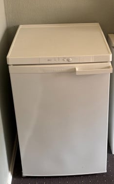 Miele F12010s 4 laden Vrieskast 106 liter vriezer 85x55x60 cm. HBD. A+ klas