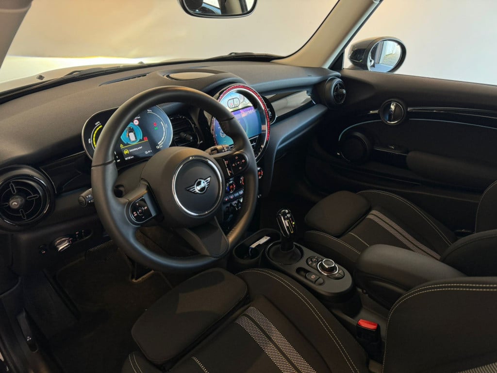 Mini Electric mini essential 33 kwh