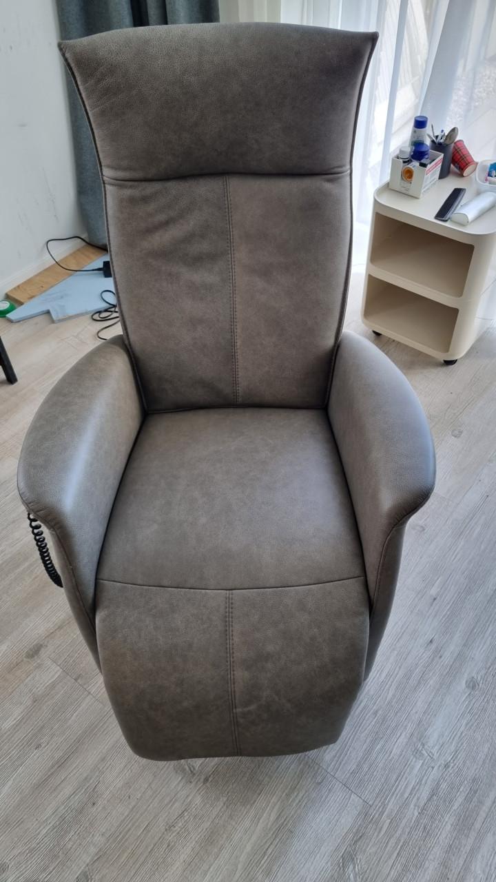 Relaxfauteuil / sta op stoel