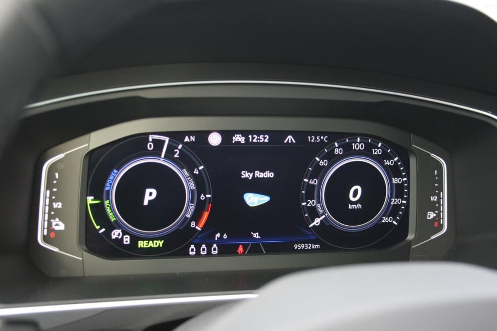 Volkswagen Tiguan 1.4 tsi ehybrid elegance