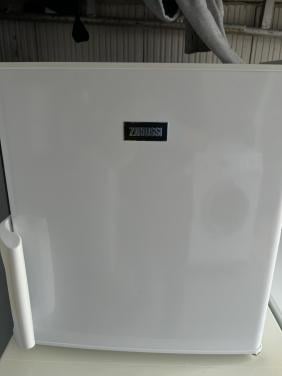 Zanussi ZFX31401WA camping /mini vriezer 32 liter