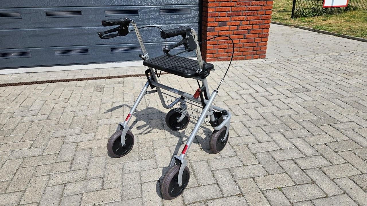Rollator, in nieuwstaat, merk THUASNE