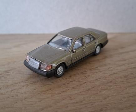 Wiking Mercedes 260 E  1:87 Zonder Doosje