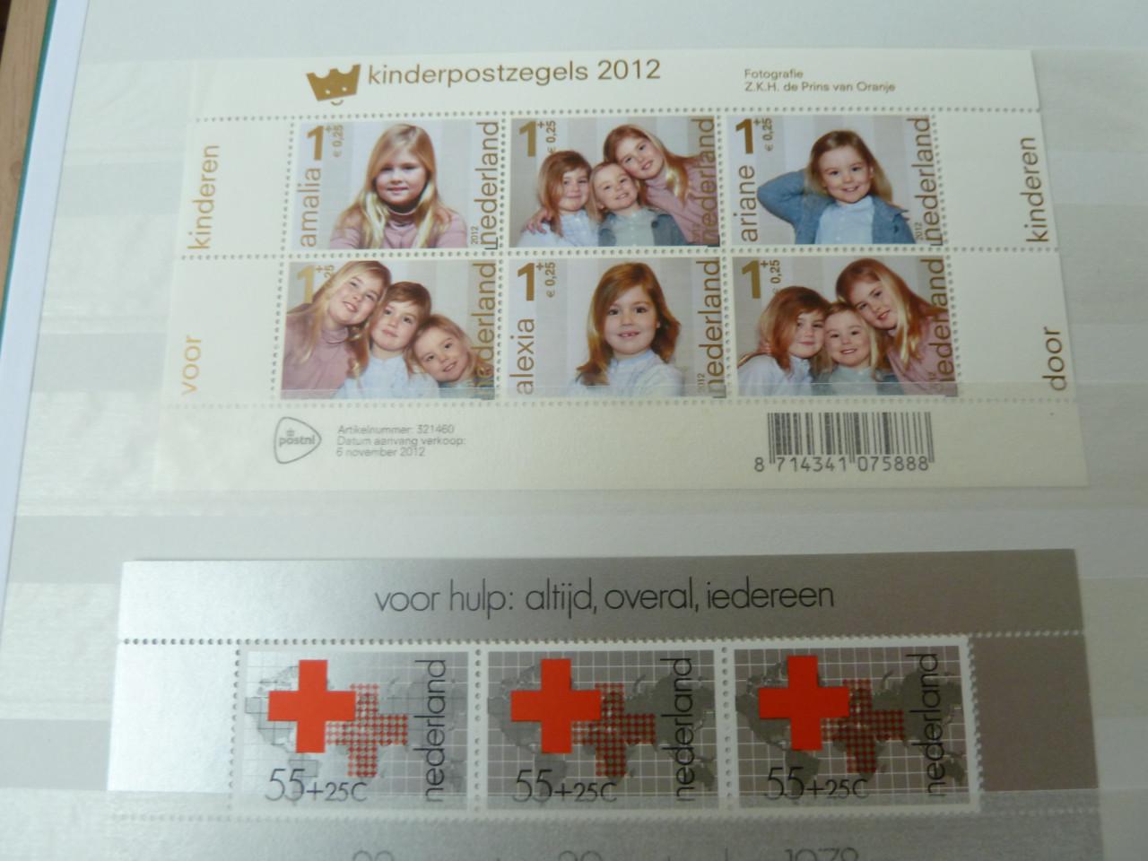 STOCKBOEK MET RUIM 650 NED.ZEGELS