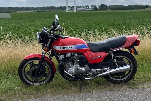 De echte motor   47  jaar  Honda bol dor 900 F ----1979--49500KM