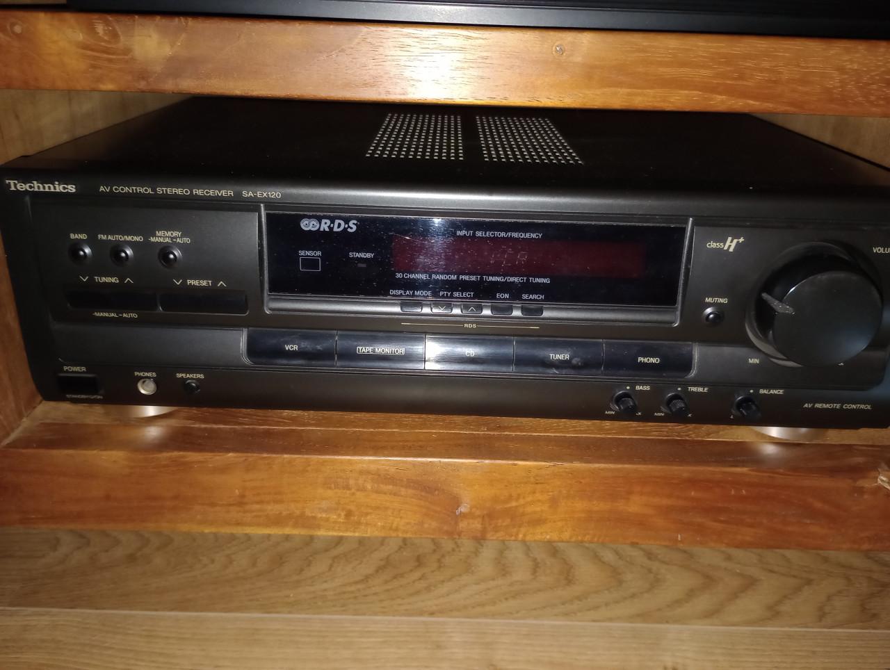 Technics SA-EX120 AV Control Stereo Receiver & SL-PG320A CD-speler
