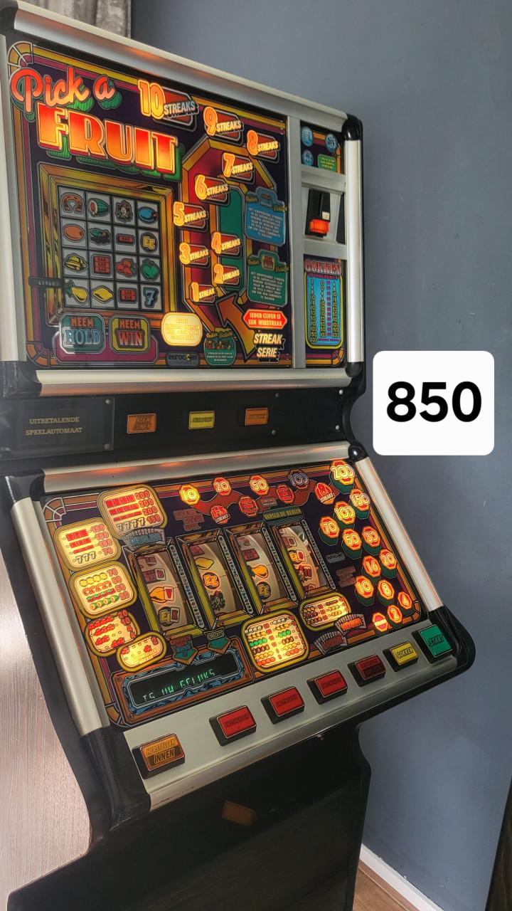 Diverse nostalgische automaten in topstaat