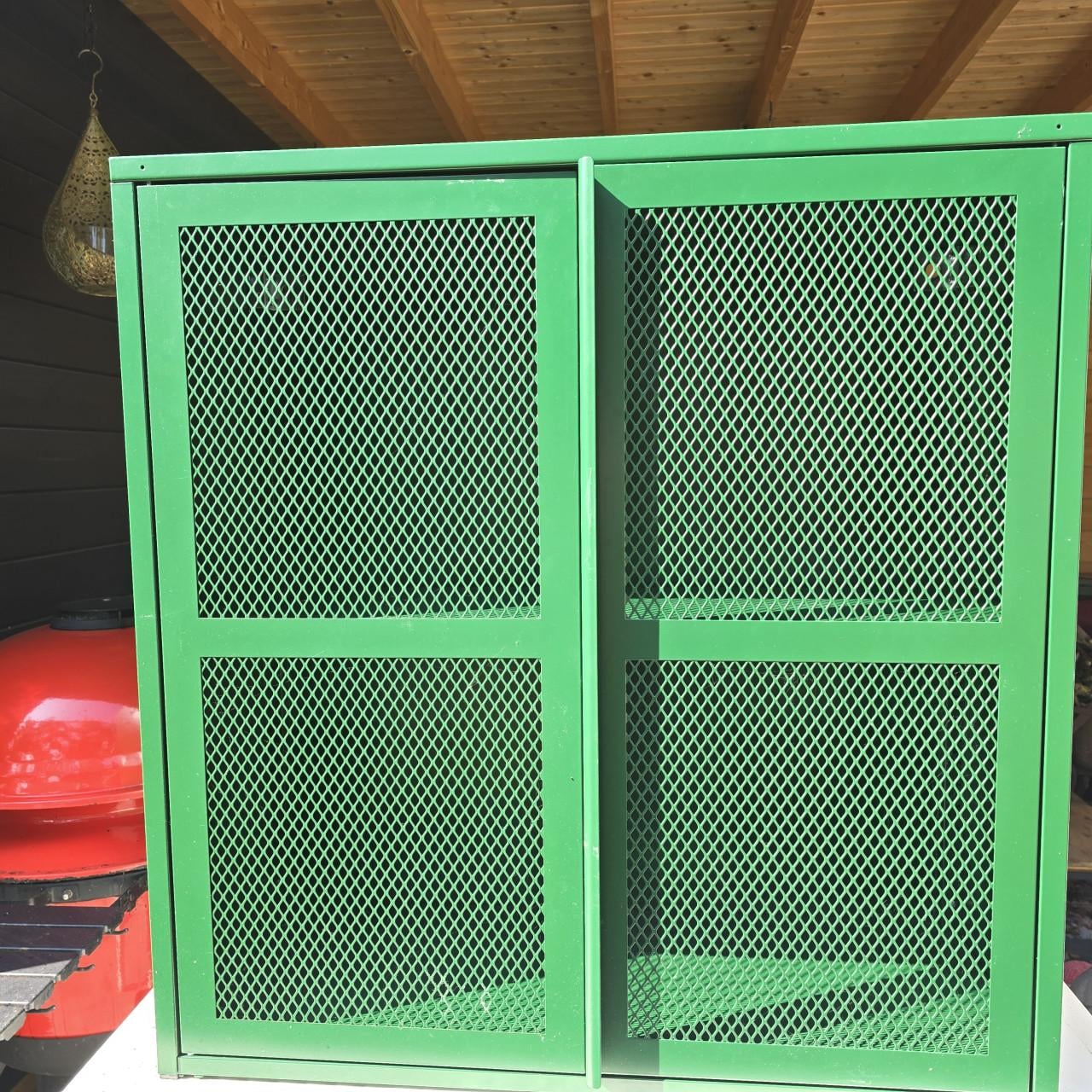 Metalen kastje groen