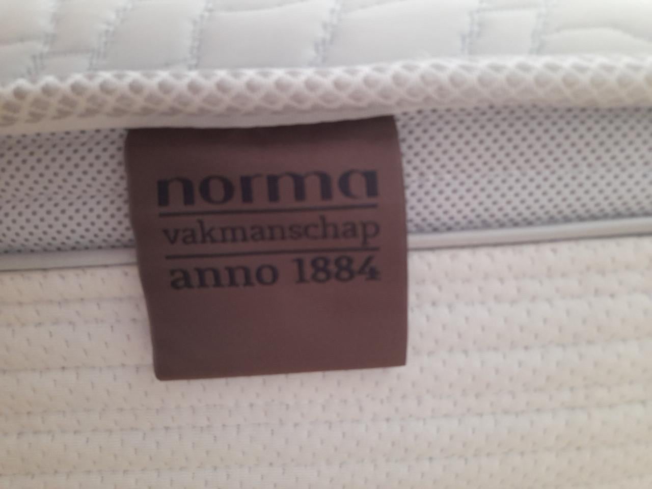 Norma matras 90 x 200 x 23 cm dik (in goede nette staat)