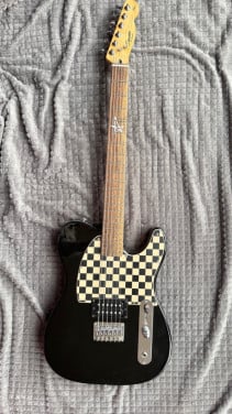 Squier Telecaster Avril Lavigne
