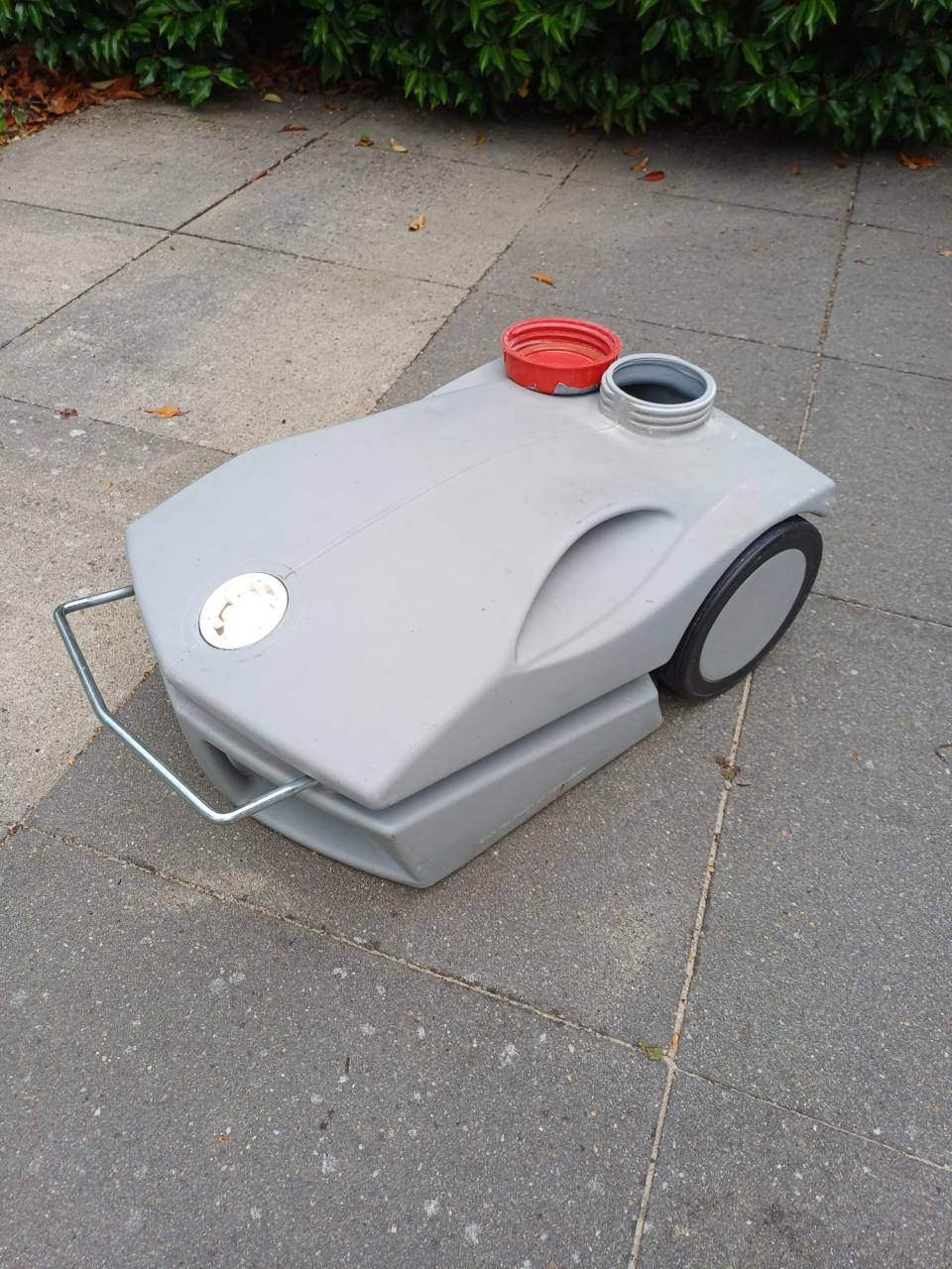 Caravan vuilwater tank