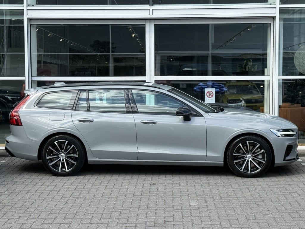 Volvo V60 t6 398pk recharge plus dark| adap.cruise| 360camera| trekaak