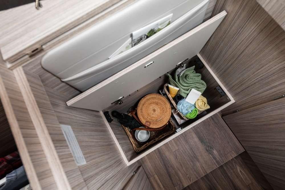 Elnagh T-Loft 529 - Luxe camper met Lengtebedden - 6,99 m - 2023