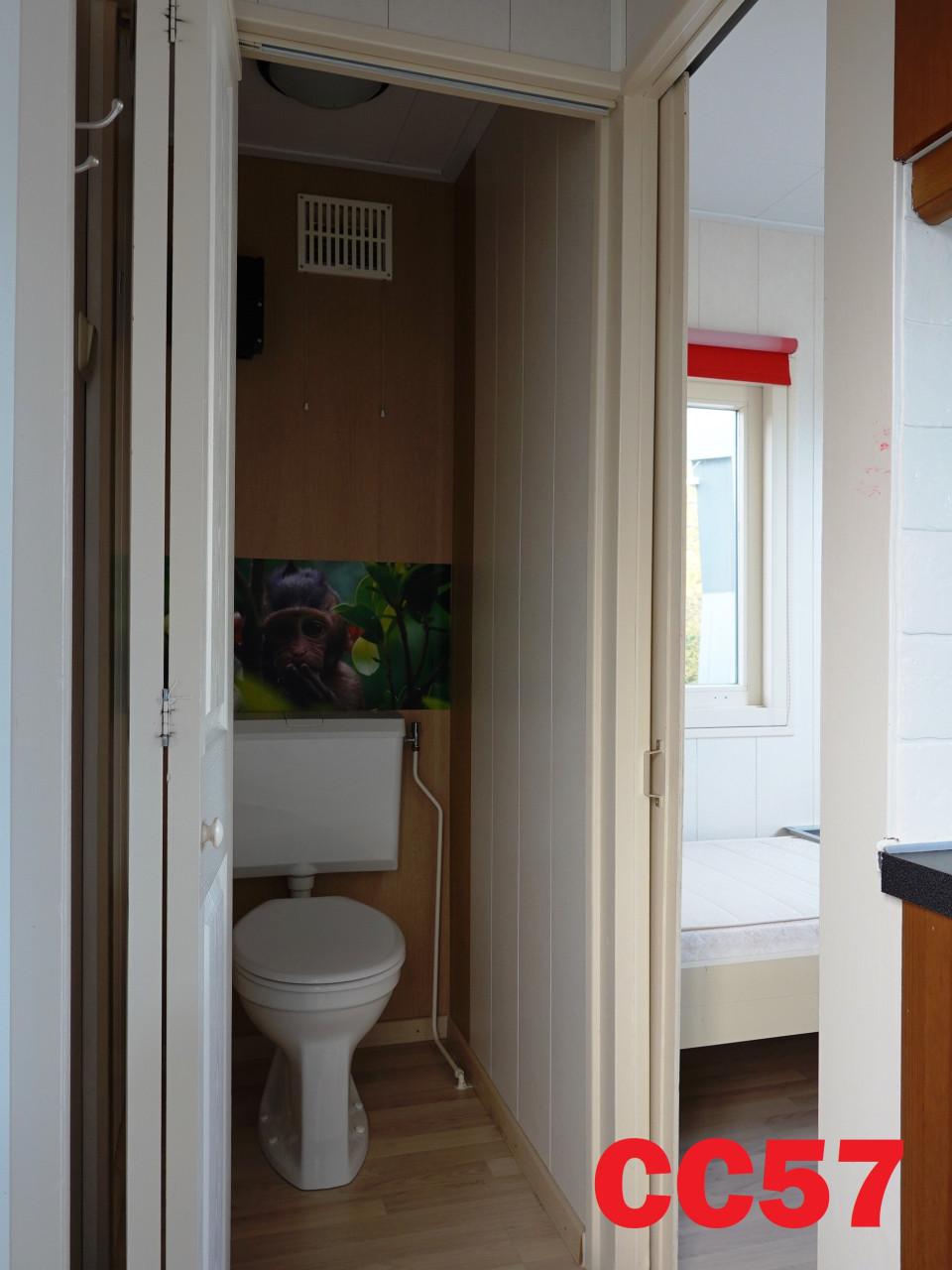 Betaalbaar chalet met dubbel glas, 2 slaapkamers en middenkamer