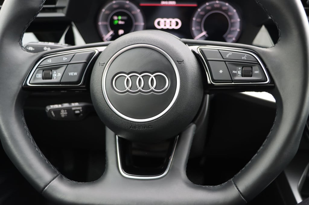 Audi A3 sportback 40 tfsi e s edition 204pk s-tronic