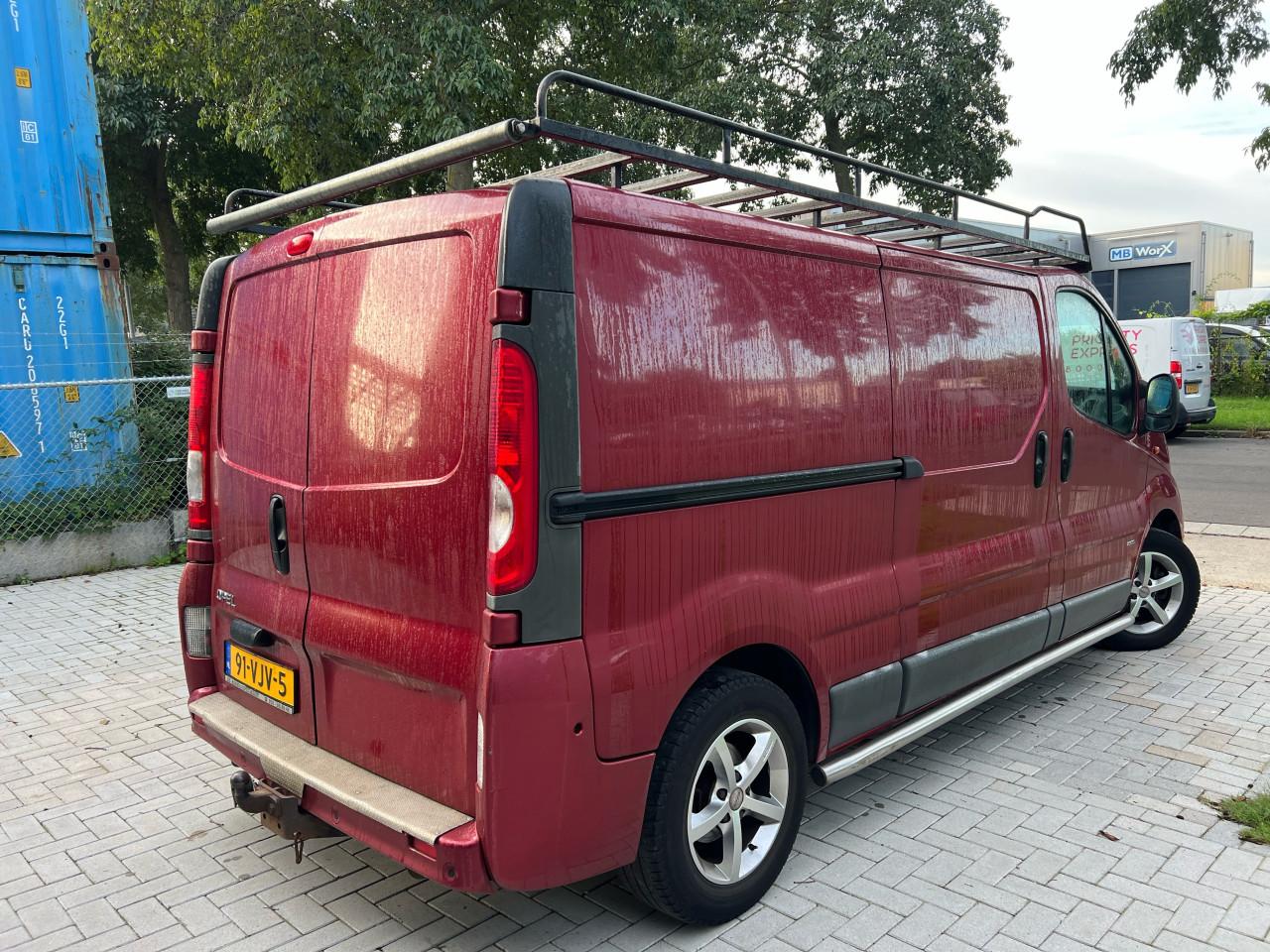 Opel Vivaro 2.0CDTi L2H1 Airco 6bak Jaar Apk