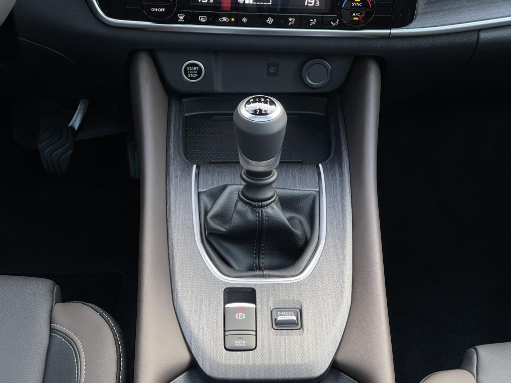 Nissan Qashqai 1.3 mhev tekna panoramadak + cold pack