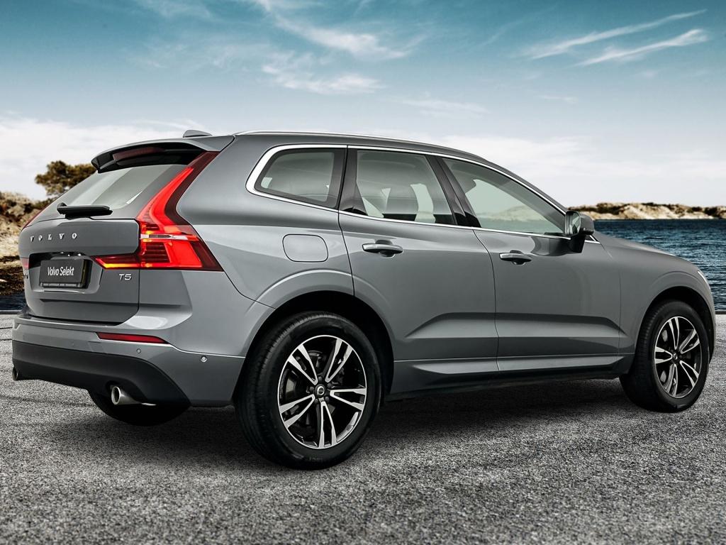 Volvo XC60 t5 253pk momentum| adap.cruise| trekhaak| leder| stoel.verw.