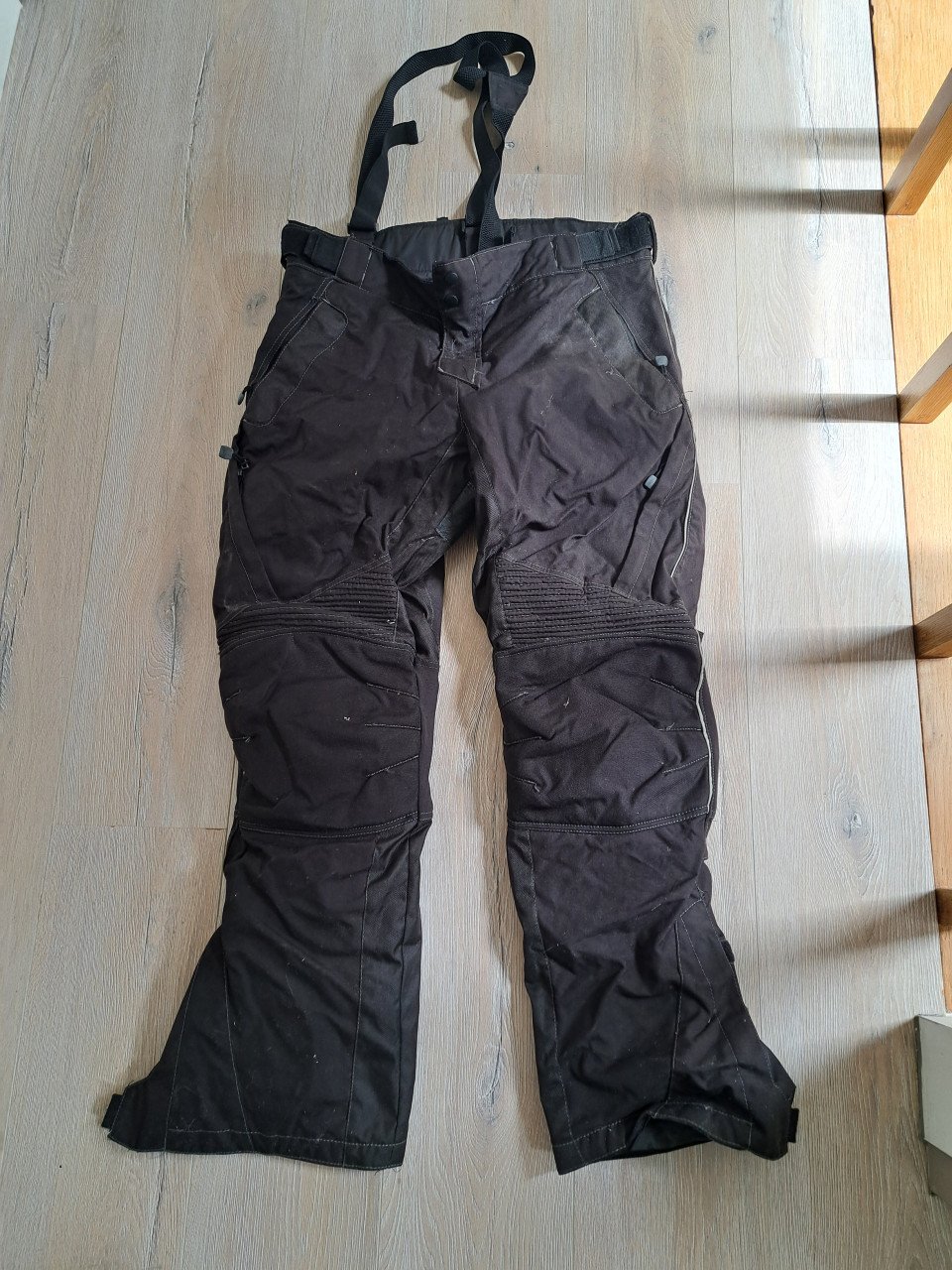 Motorbroek maat XL (valt als L)