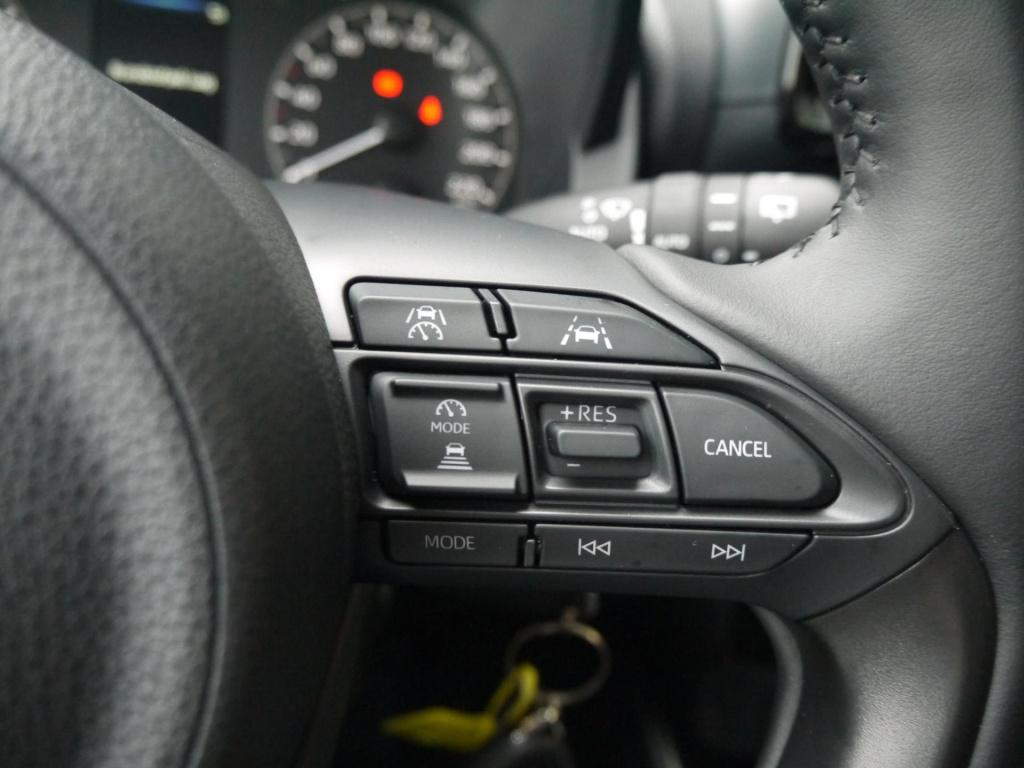 Mazda 2 Hybrid 1.5 centre-line