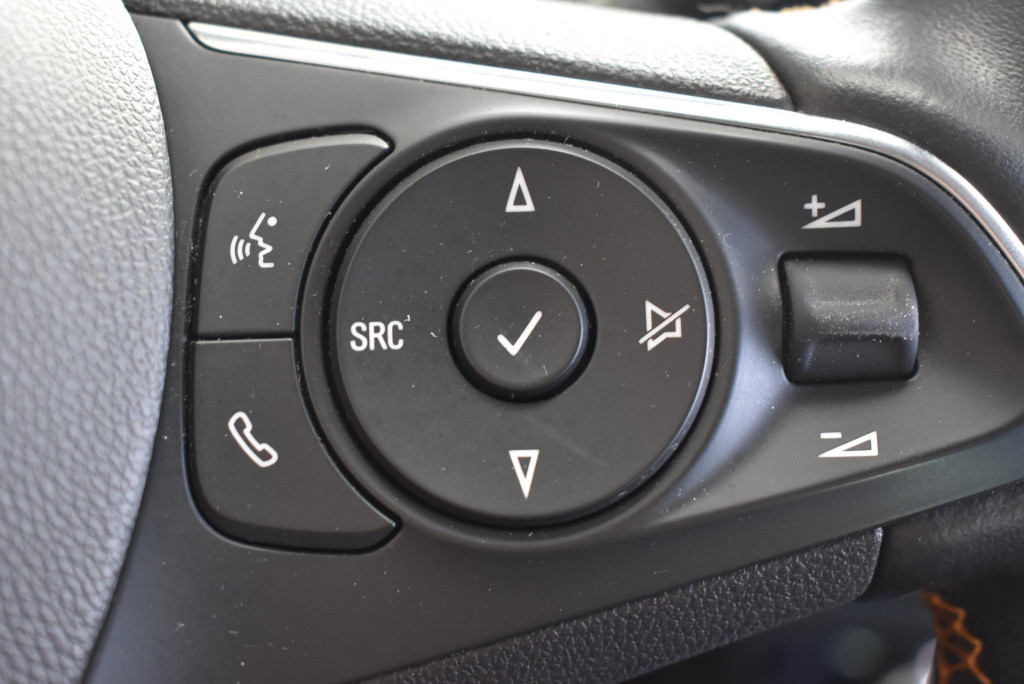 Opel Crossland X 1.2 turbo innovation | winterpakket | lmv | navi |