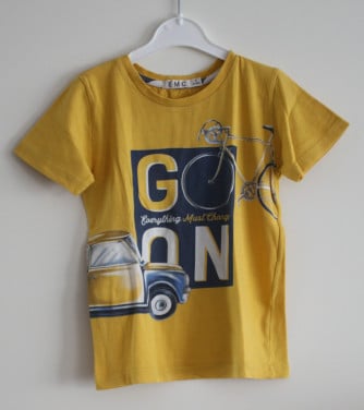 Geel shirt met print auto fiets maat 104