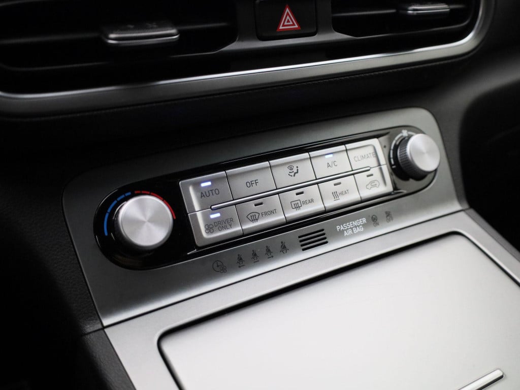 Hyundai Kona ev fashion 39 kwh | navi | camera | lmv | pdc | climate