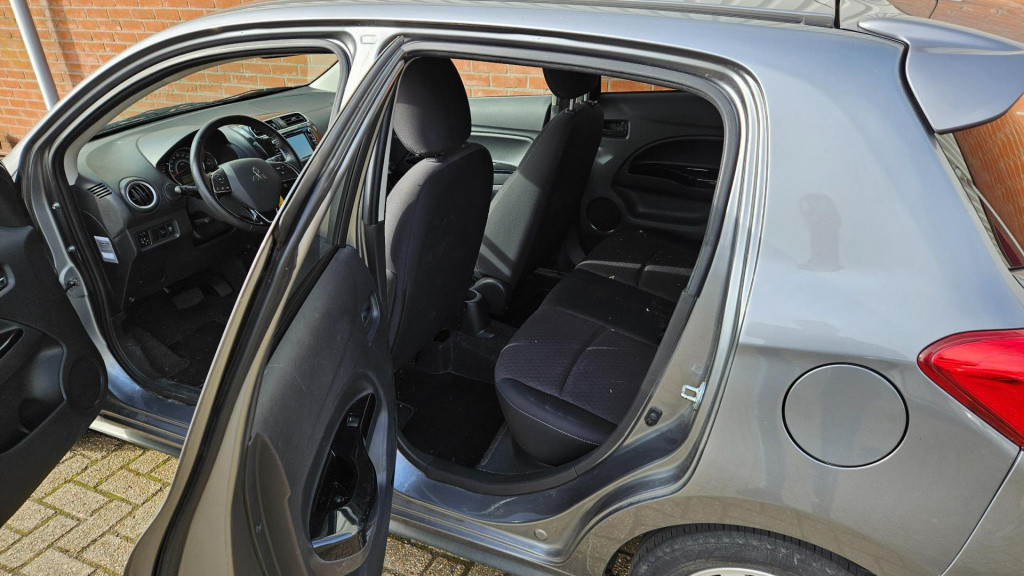 Mitsubishi Space Star 1.2 connect pro