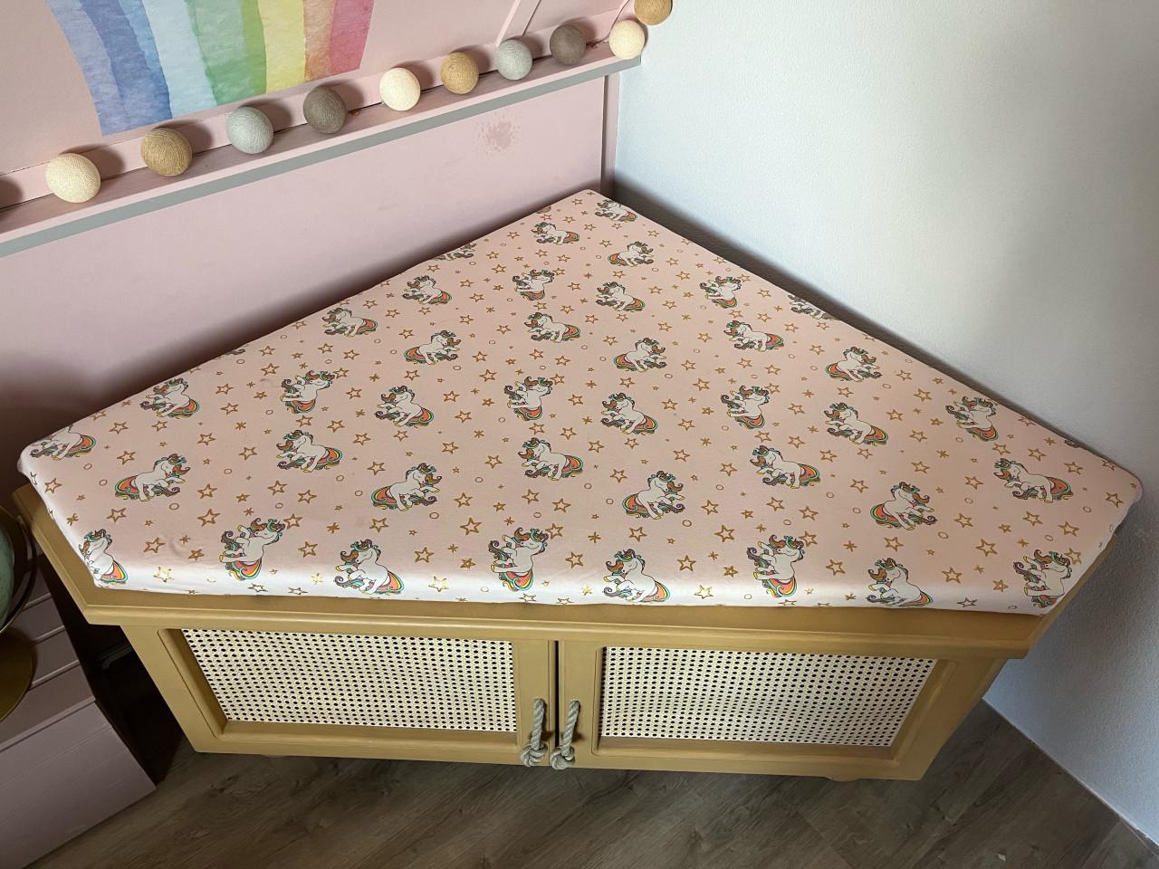 Uniek kastje voor jonge meiden met unicorn kussens