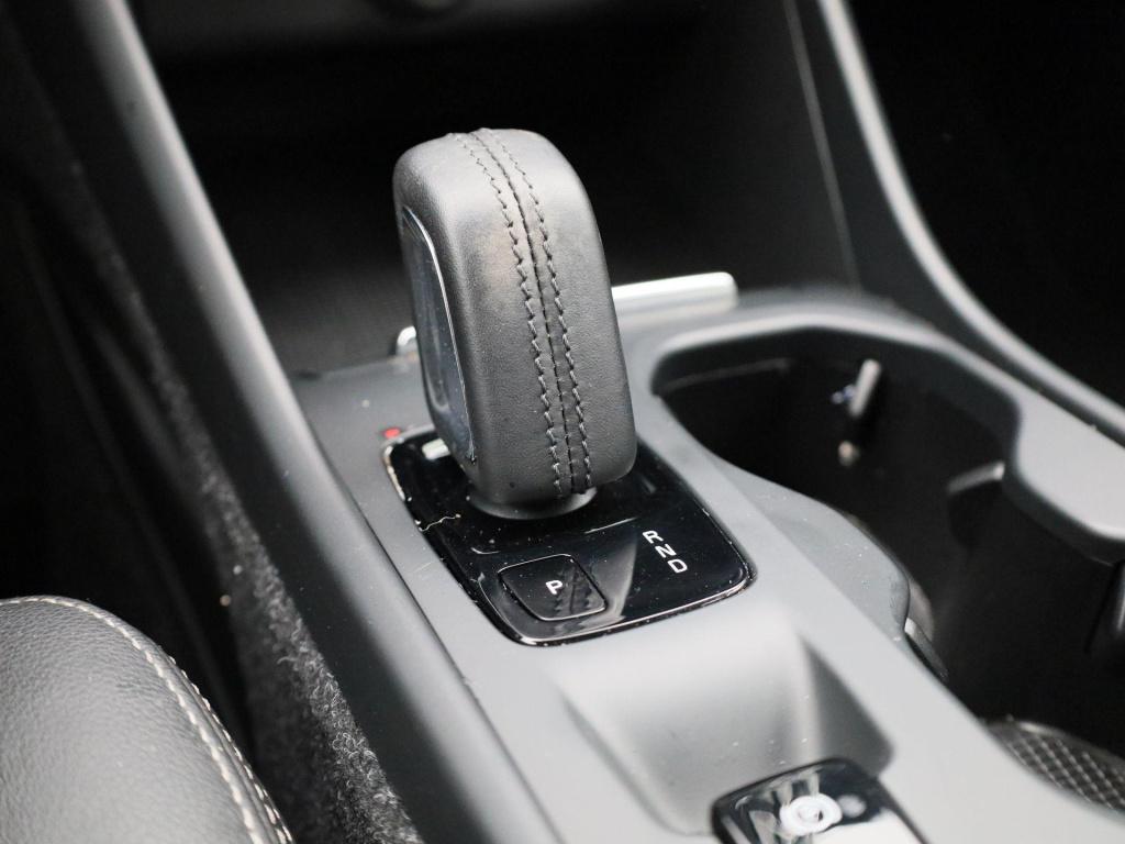 Volvo XC40 1.5 t5 recharge inscription expression | automaat | apple carpla