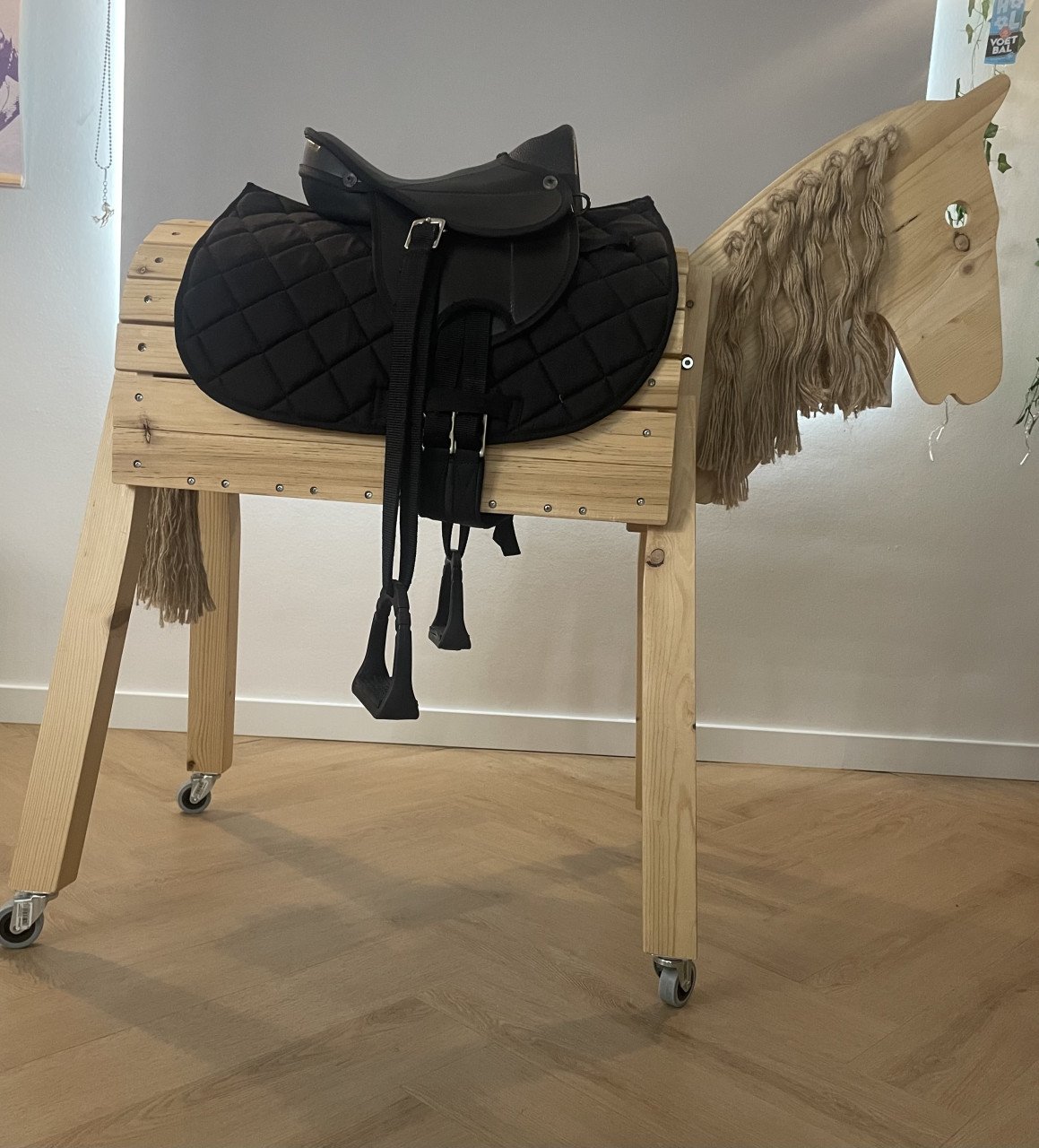 Mooi houten paard te koop