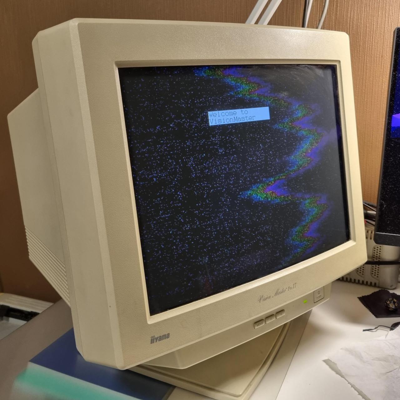 Gezocht crt(beeldbuis) computer monitor.