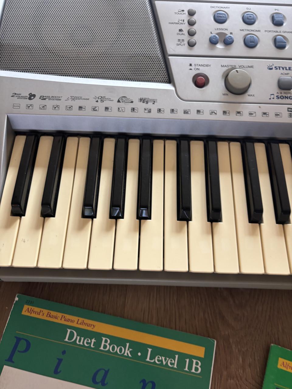 Yamaha PSR290 Keyboard 2/3x gebruikt compleet met toebehoren